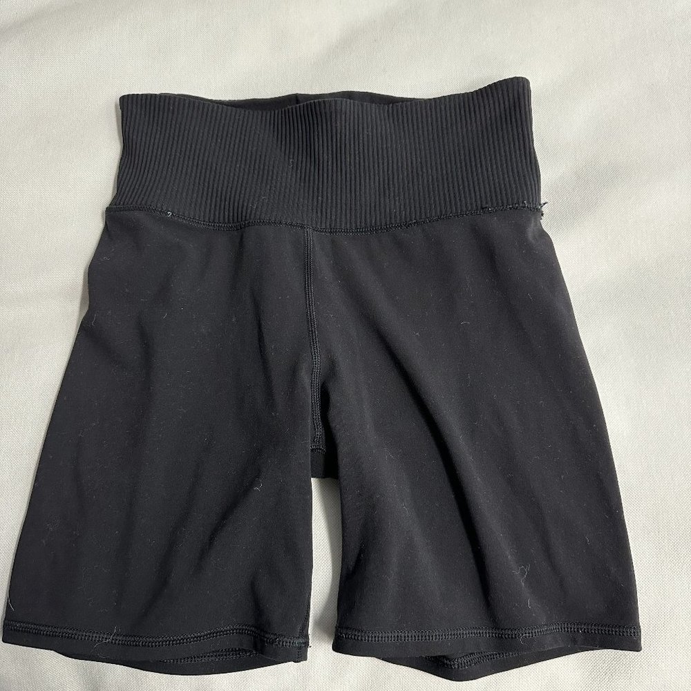 Vuori Ribbed Black Biker Shorts